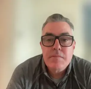 Adam Carolla recalls Ellen DeGeneres’ staff ‘cowering’ in fear on talk show set: ‘She’s not a nice person at all’