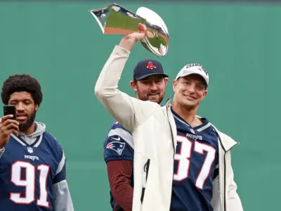 Rob Gronkowski announces that he will ‘retire as a Patriot’