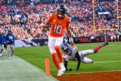 Giants’ defense brings season-altering good vibes to halt with unforgivable performance