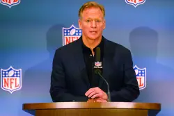 NFL commissioner Roger Goodell pays tribute to NYPD officer shot and killed in Midtown