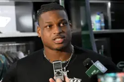 Quincy Williams left to deal with brother’s exit while fighting to get Jets job back