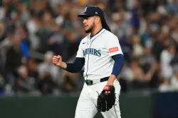 FanDuel promo code: Bet $5, get $300 in bonus bets if your bet wins for Blue Jays vs. Mariners Game 4