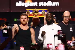 Canelo vs. Crawford predictions, odds: Picks for Saturday’s Boxing Match