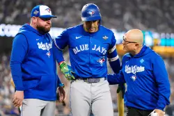Dodgers fans cheer as Blue Jays’ George Springer exits World Series Game 3 early with injury